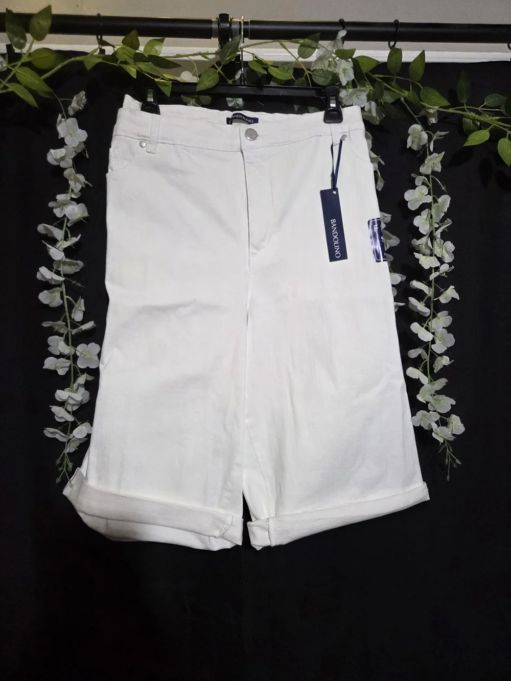 Bandolino White Women's Bermuda Shorts